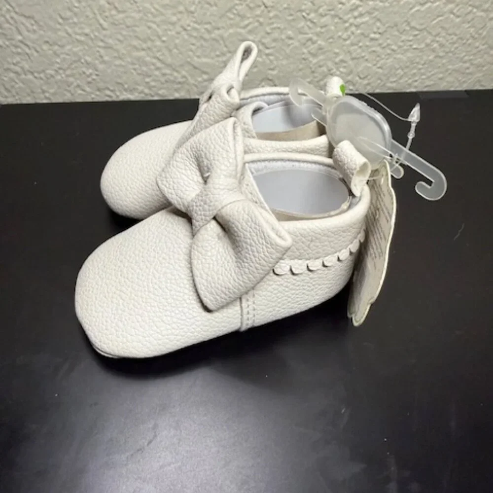 NWT-First Steps by Stepping Stones Leather Baby Moccasins-Bow Shoe/Bone (Cream)